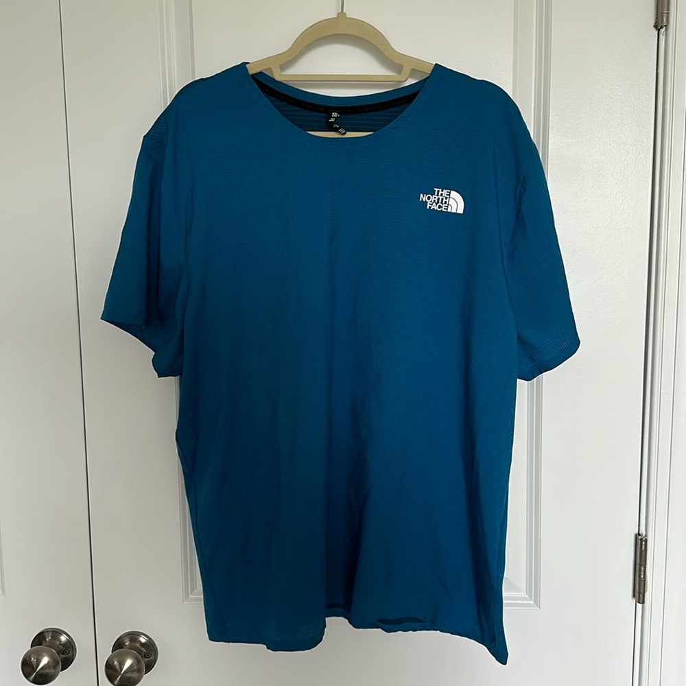Men’s The North Face activewear tshirt